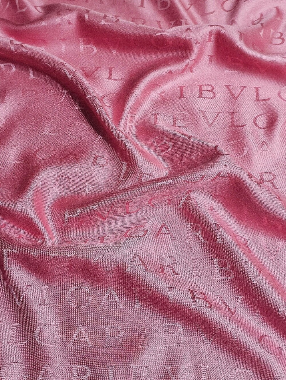 BVLGARI LOGOMANIA STOLE - Picture 4 of 16